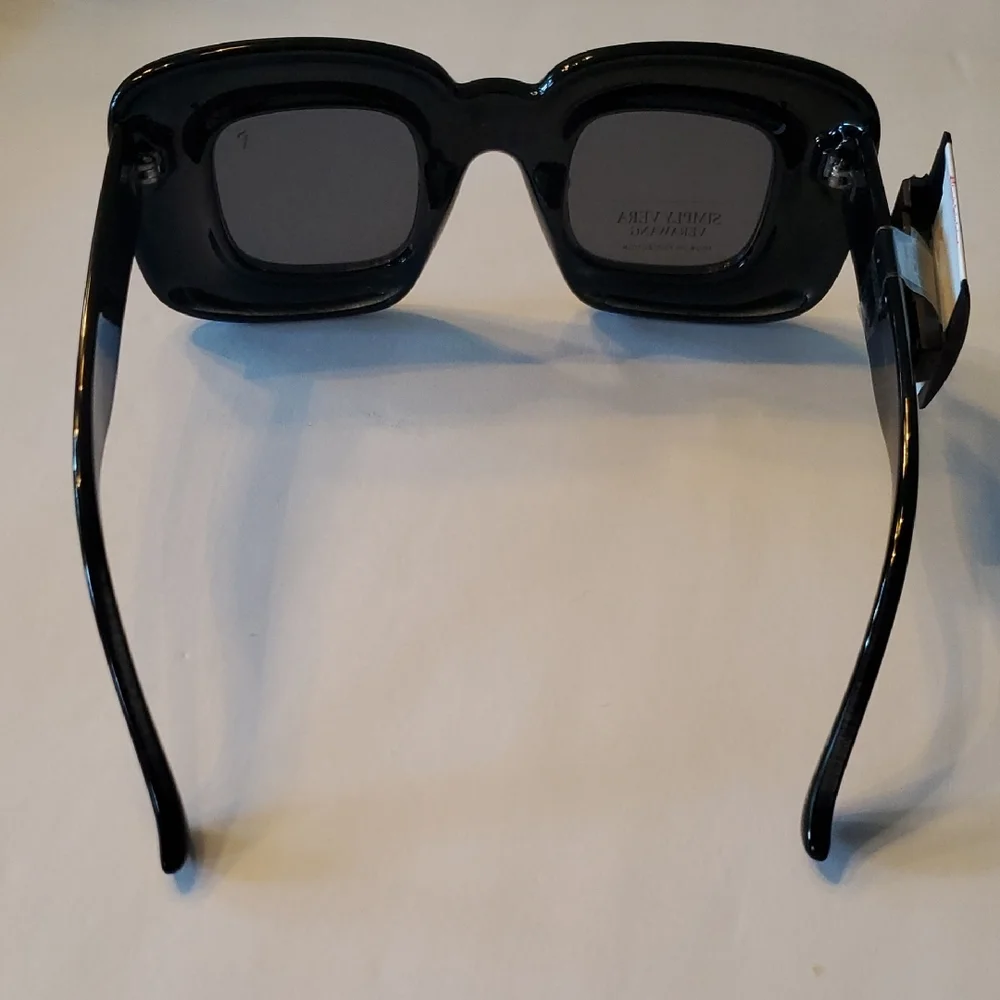 Simply Vera Vera Wang Glossy Black Square Sunglasses - Picture 3 of 4